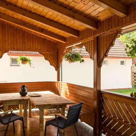 In 48113 Apartment Balatonkeresztur