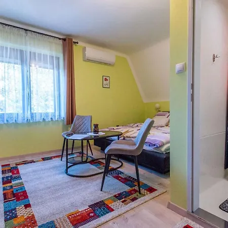 In 48113 Apartment