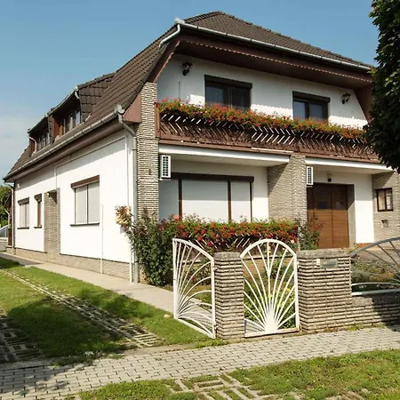 In 48113 Apartment Balatonkeresztur