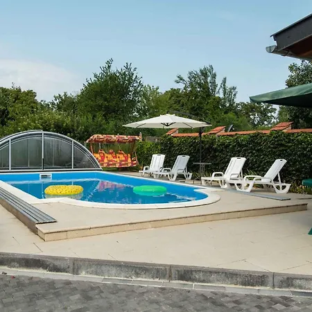 In 48113 * Balatonkeresztur