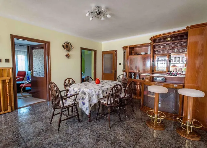 In 48113 Balatonkeresztúr